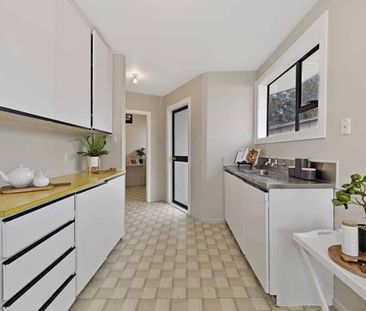 Spacious and Sunny Home - Photo 1