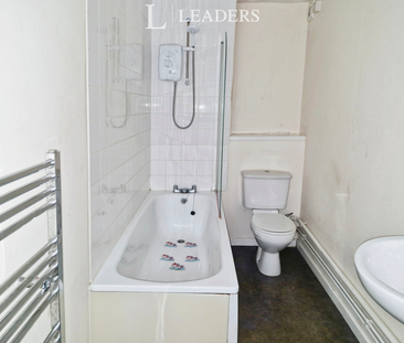 2 bedroom flat to rent - Photo 3