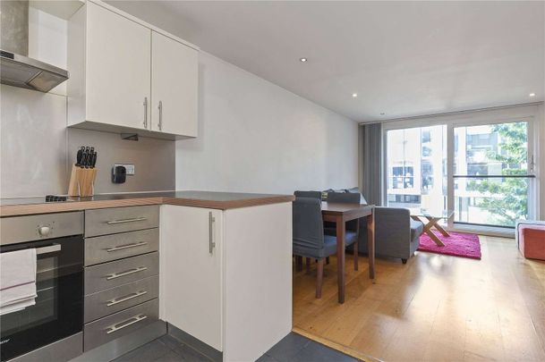 Modern furnished one bedroom apartment. - Photo 1