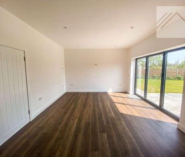 Friern Gardens, Wickford, SS12 - Photo 3