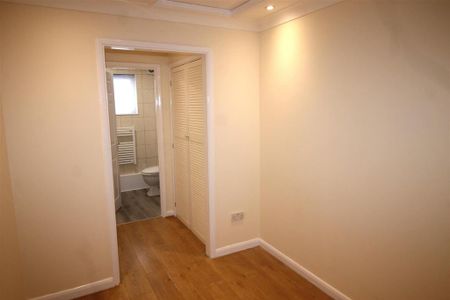 1 bedroom flat to rent - Photo 3