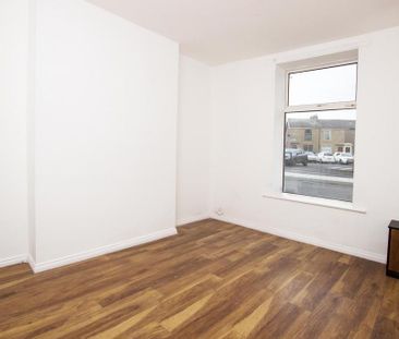 2 bedroom end of terrace house to rent - Photo 6
