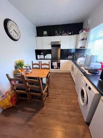 2 bedroom terraced house to rent - Photo 4