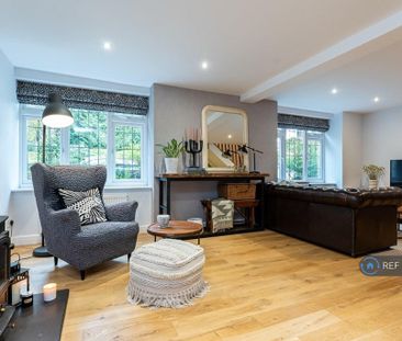 4 bedroom semi-detached house to rent - Photo 6