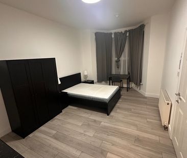 Room in a Shared House, Northbrook Road, IG1 - Photo 3