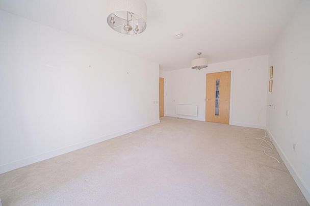 2 bedroom retirement property to rent - Photo 1
