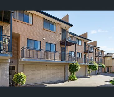 2/6-8 Melinda Grove, Lake Heights, NSW 2502 - Photo 3