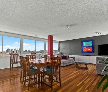 FULLY FURNISHED APARTMENT IN IDEAL HAMILTON LOCATION - Photo 5