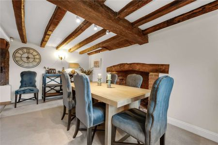 A period five bedroom farmhouse offering spacious country living. - Photo 5