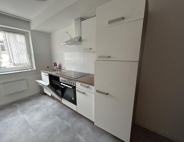 Schöne 2-Zi.-Wohnung mit Küche, Diele, Wannenbad mit Fenster, sep. WC, Balkon. - Foto 1