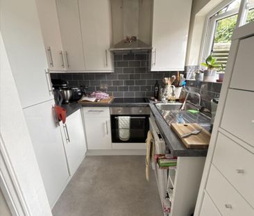 3 bedroom semi-detached house to rent - Photo 5