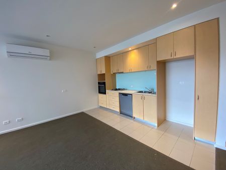 Sophisticated Apartment in a Prime Position - Photo 5