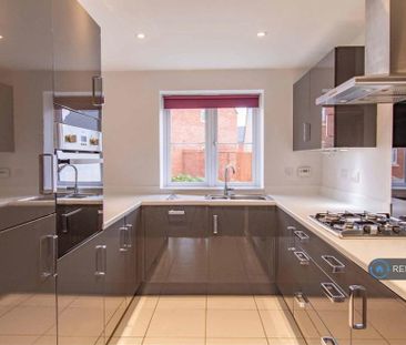 3 bedroom semi-detached house to rent - Photo 5