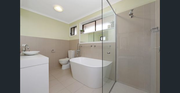 Spacious 3 Bedroom Family Home in Prime Wheelers Hill Location - Photo 1