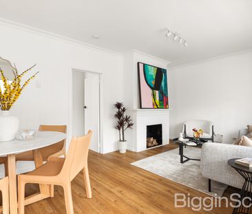 Beautifully Presented and Cosy Three Bedroom Cottage - Photo 5