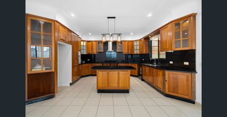 Modern Family Home with 4 Bedrooms in Punchbowl - Photo 4