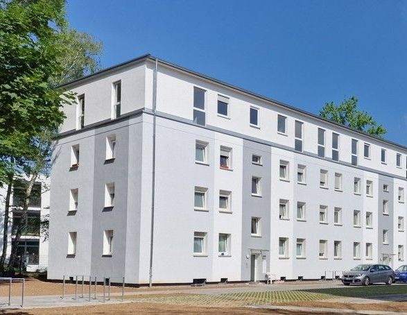 Erstbezug: Dachgeschoss 2-Zimmer-Wohnung mit großem Balkon in Bonn Plittersdorf - Photo 1