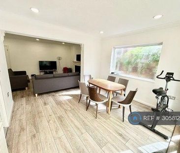 4 bedroom detached house to rent - Photo 3