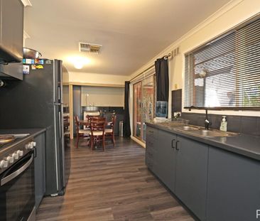 4 BEDROOM HOME - Photo 2