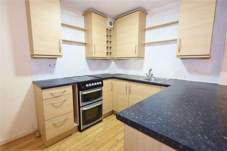 Waverley Court, Woking, Surrey, GU22 - Photo 5