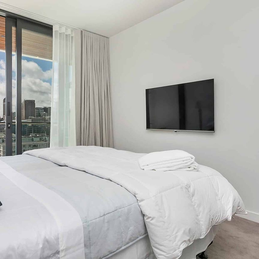 3 Bedroom Sub Penthouse With City, Harbour Views. - Photo 1