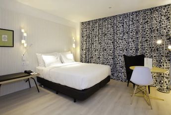 Carrer de Josep Pla, Barcelona, Catalonia 08019