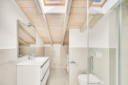 PIACEVOLE MANSARDA RINNOVATA DI 3.5 LOCALI - Foto 3