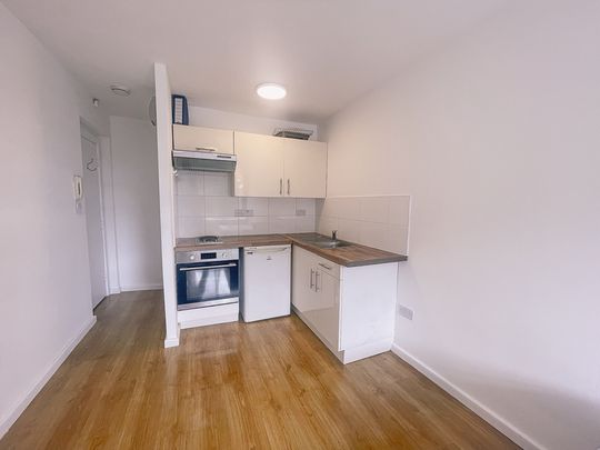 Fitzjohns Ave, Hampstead, London, NW3 - Photo 1