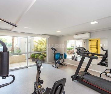 Apartamento de 2 dormitórios, sendo 1 suíte, no bairro Floresta - C... - Foto 4