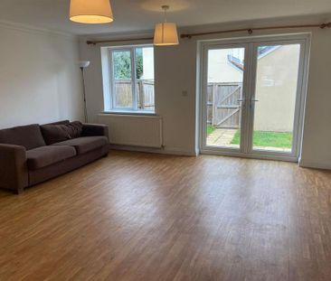 4 bedroom semi-detached house to rent - Photo 1