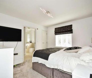 Lower Park Road, Loughton, IG10 - Photo 1