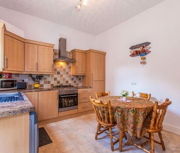 2 bedroom terraced house to rent - Photo 4