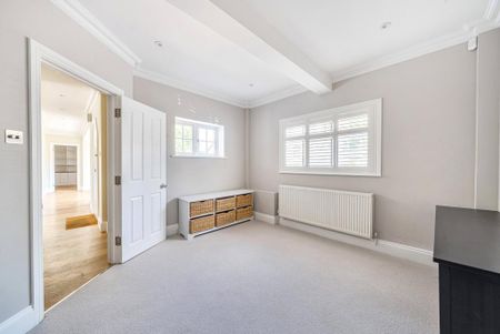 4 bedroom detached house to rent - Photo 5