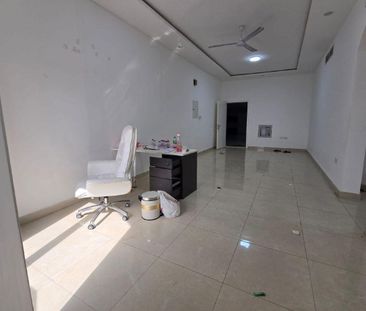 Luxurious apartment in a prime location, close to - Photo 1