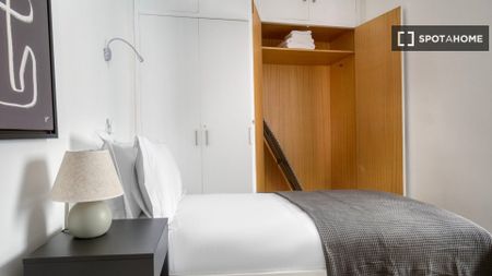 barcelona, Catalonia 08021 - Photo 4