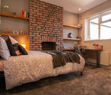 Beautifully renovated house on Coburn Street with top design - Photo 4