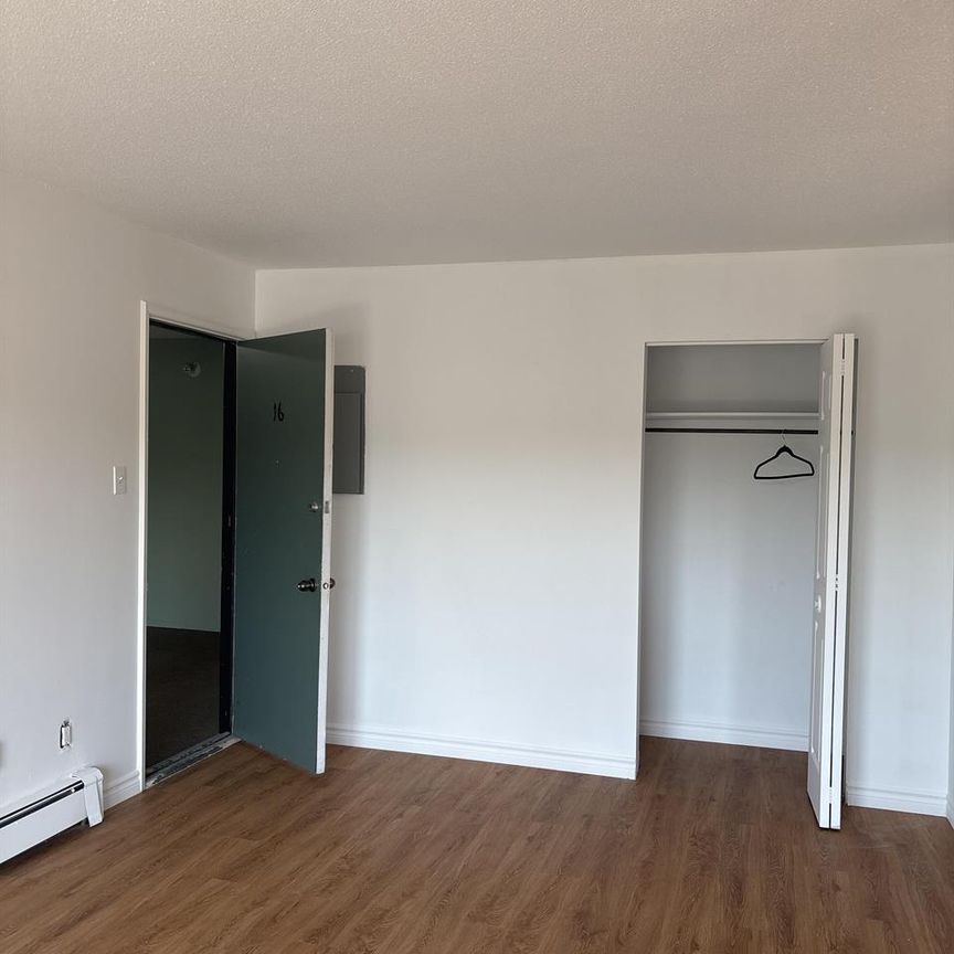 Immeuble - 1765 Rue Des Boisés 4 ½ à Louer - Près De L'université De Sherbrooke - Photo 1