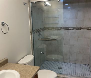 For Lease - 28 Aylesbury Drive, Brampton, Ontario - Photo 6