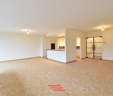 Ruim en volledig gerenoveerd appartement met 3 slaapkamers - Foto 4