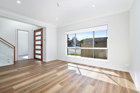 2B Heath Street, Kingswood - Photo 3