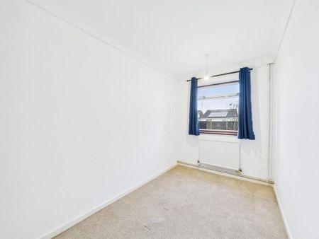 3 bedroom detached bungalow to rent - Photo 2