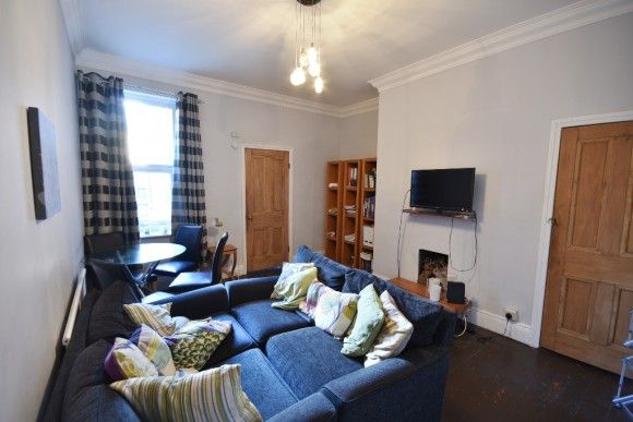 2 Bed - Ashleigh Grove, Jesmond, - Photo 1