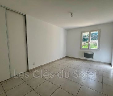 Location villa 4 chambres 111 m² Le Revest-les-Eaux - Photo 4