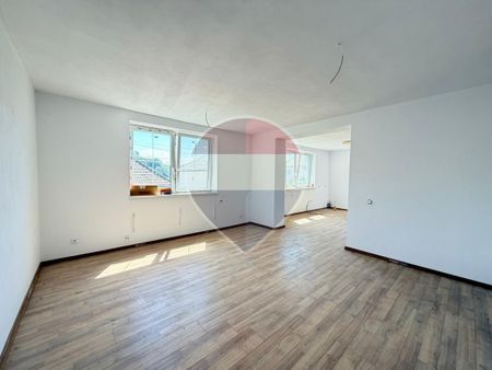 Casă spațioasă, complet renovată la interior, 4 camere, 2 băi - Photo 2