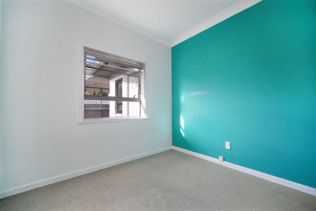 3 Bedroom Brick & Tile Home in Central Papatoetoe - Photo 4