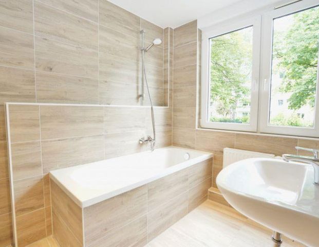 Erstbezug nach Sanierung - mit Wanne und Dusche - Photo 1