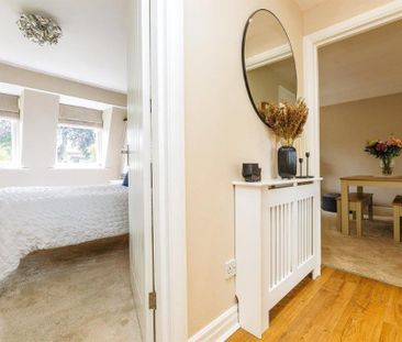 Lombard Close - Photo 3