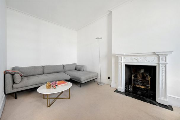Spacious Third Floor Apartment in Belgravia - Photo 1