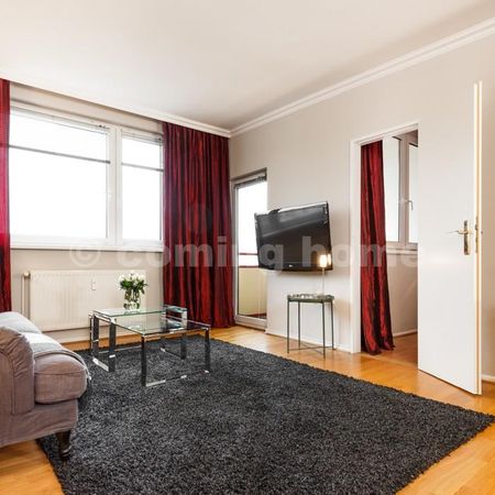 Modern Single Living - Photo 2