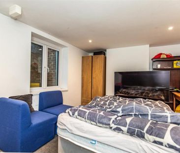 5 bedroom terraced house to rent - Photo 4